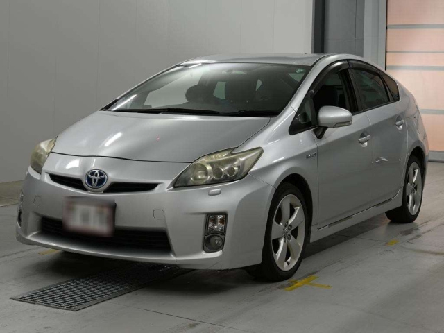 TOYOTA PRIUS — фото