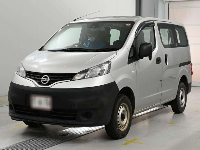 NISSAN NV200 — фото