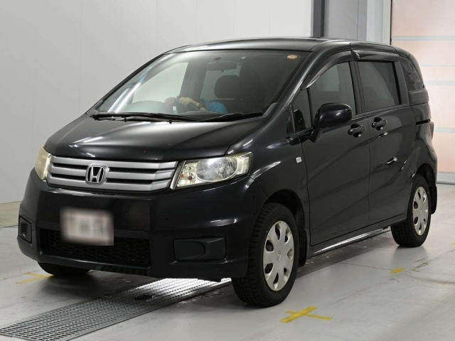 HONDA FREED — фото