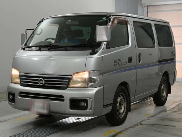 NISSAN CARAVAN — фото