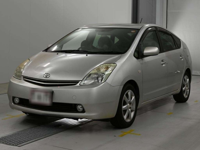 TOYOTA PRIUS — фото
