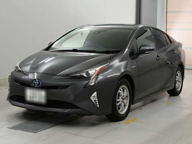 TOYOTA PRIUS — фото