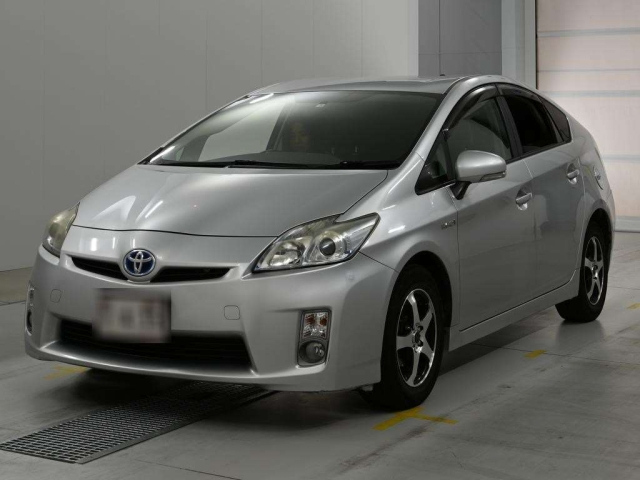 TOYOTA PRIUS — фото