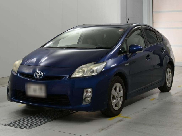 TOYOTA PRIUS — фото