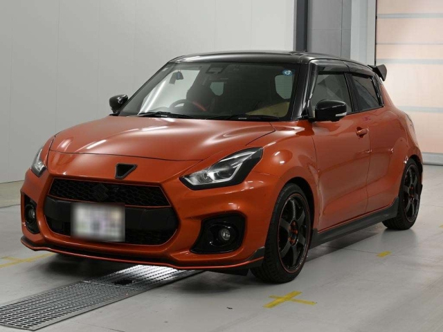 SUZUKI SWIFT — фото