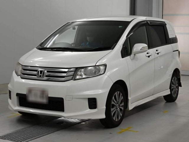 HONDA FREED — фото