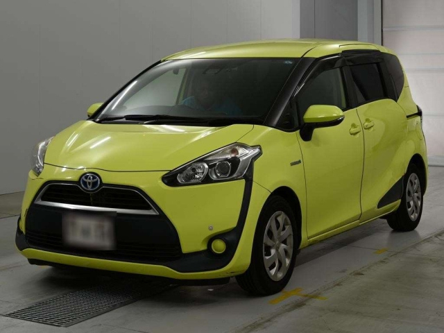 TOYOTA SIENTA — фото