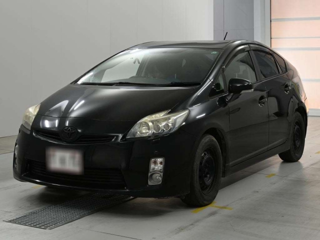 TOYOTA PRIUS — фото