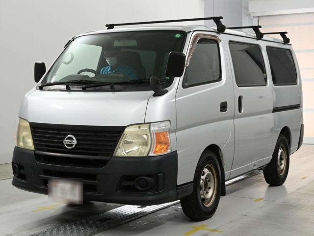 NISSAN CARAVAN — фото