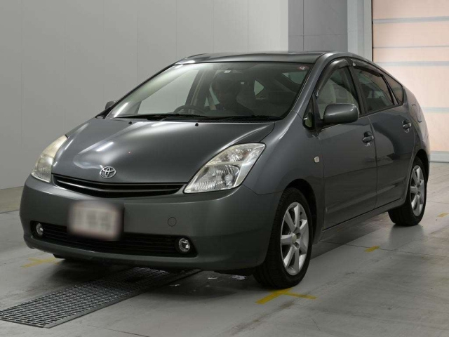 TOYOTA PRIUS — фото