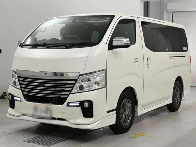NISSAN CARAVAN — фото