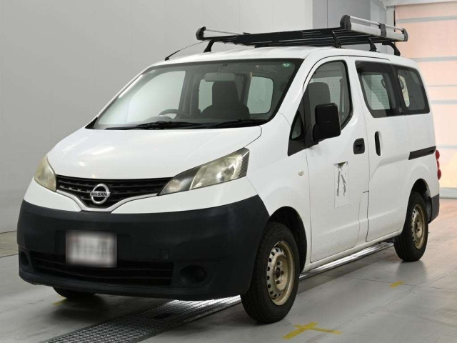 NISSAN NV200 — фото
