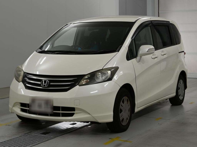 HONDA FREED — фото