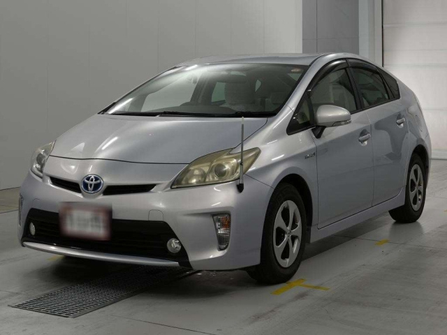 TOYOTA PRIUS — фото
