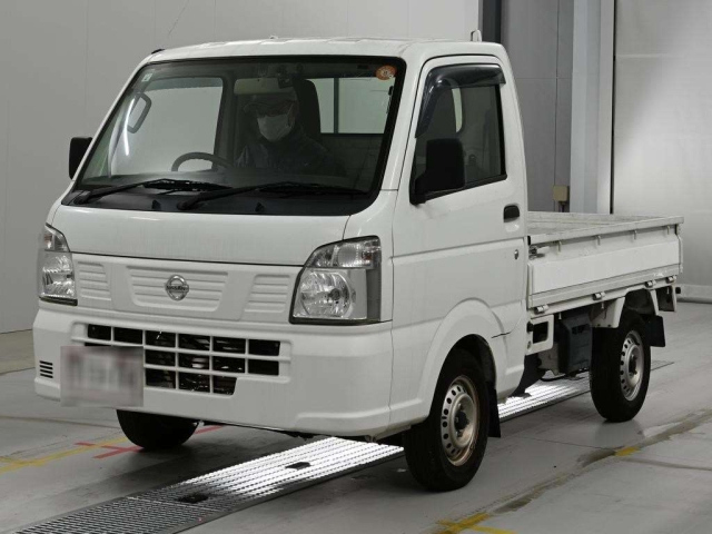 NISSAN CLIPPER — фото