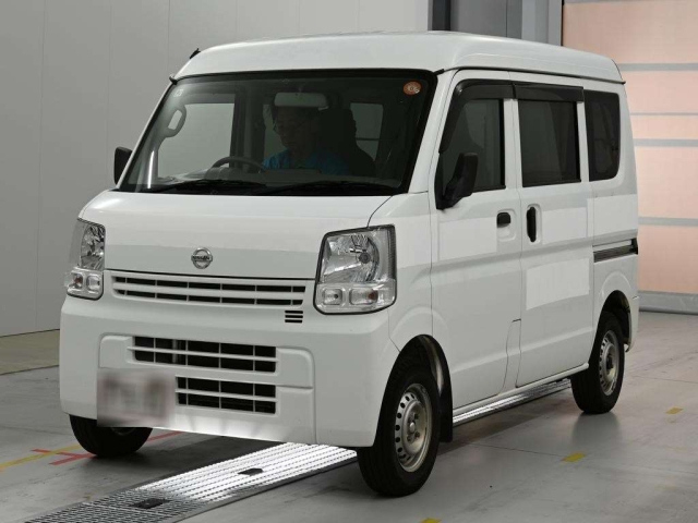 NISSAN CLIPPER — фото
