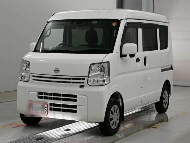 NISSAN CLIPPER — фото