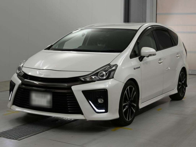 TOYOTA PRIUS — фото