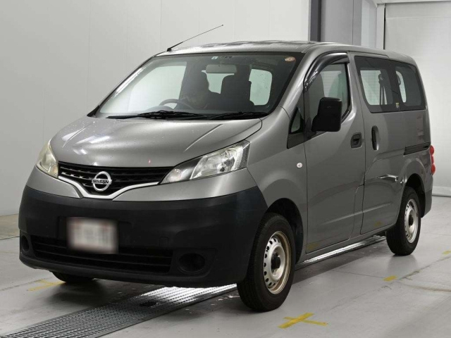 NISSAN NV200 — фото