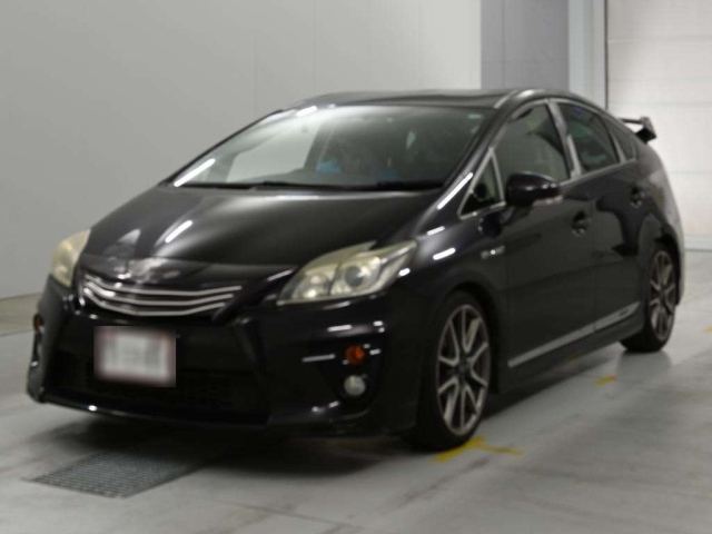 TOYOTA PRIUS — фото