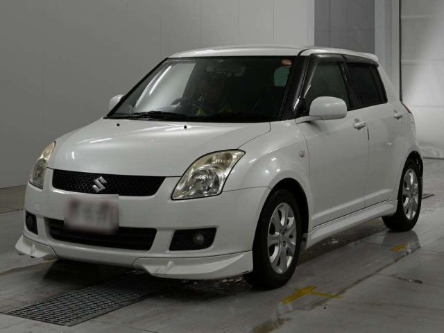 SUZUKI SWIFT — фото