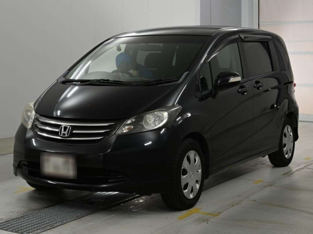 HONDA FREED — фото