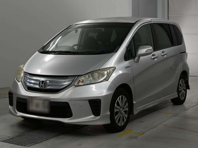 HONDA FREED — фото