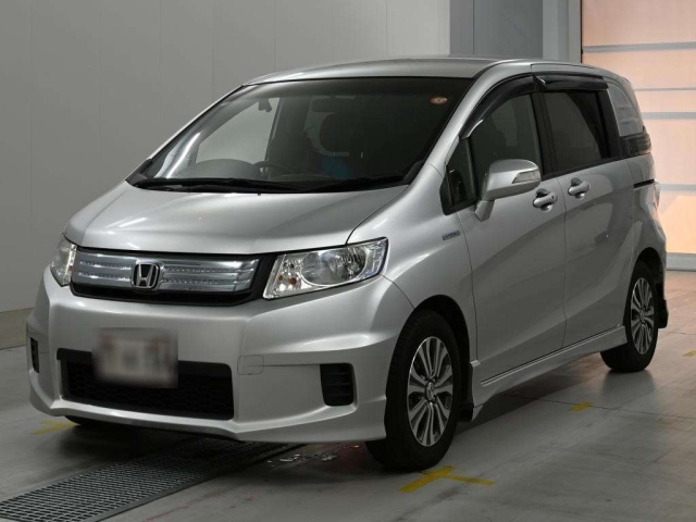 HONDA FREED — фото