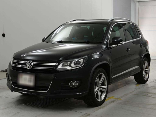 VOLKSWAGEN TIGUAN — фото