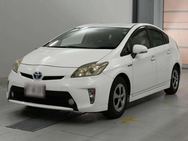 TOYOTA PRIUS — фото