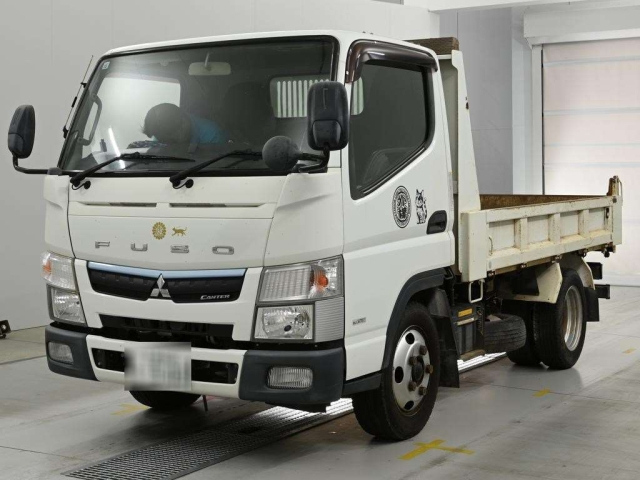 MITSUBISHI CANTER — фото