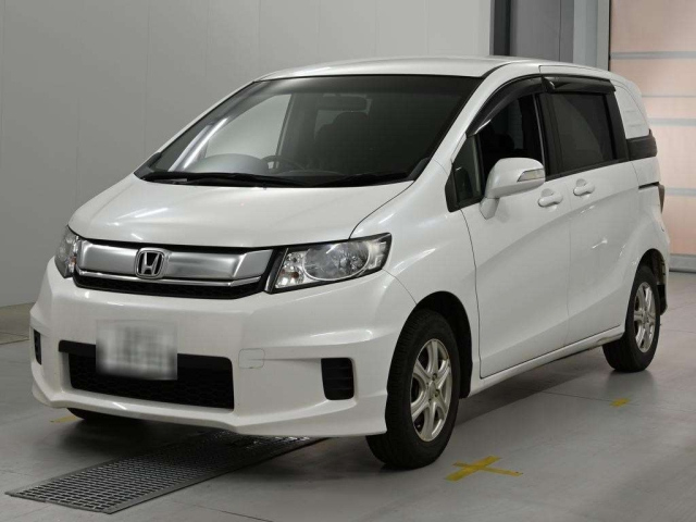 HONDA FREED — фото