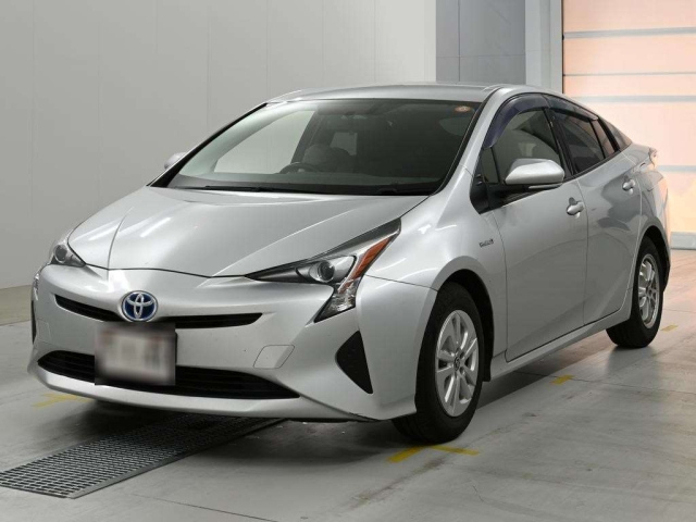 TOYOTA PRIUS — фото