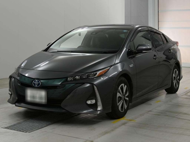 TOYOTA PRIUS — фото