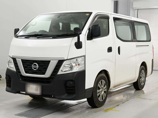 NISSAN CARAVAN — фото