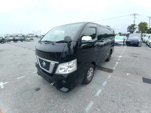 NISSAN CARAVAN — фото