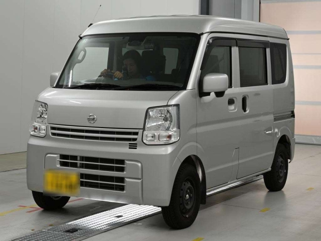 NISSAN CLIPPER — фото