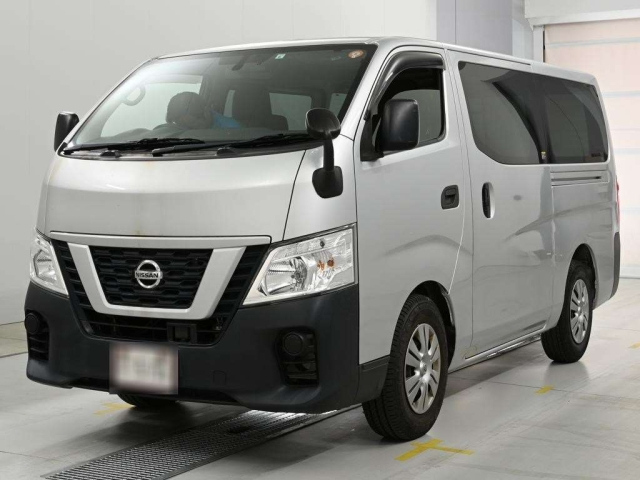 NISSAN CARAVAN — фото