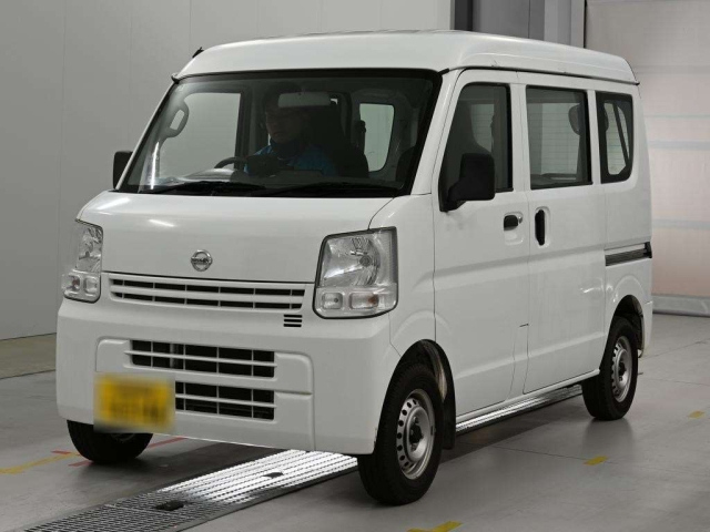 NISSAN CLIPPER — фото