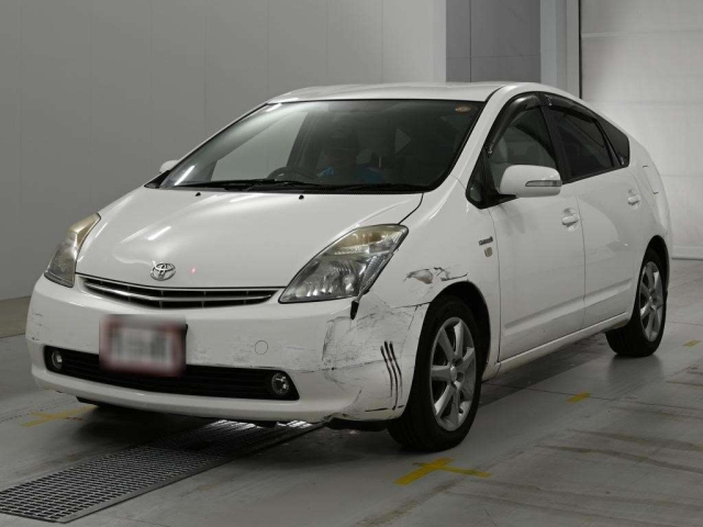 TOYOTA PRIUS — фото