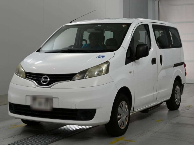 NISSAN NV200 — фото