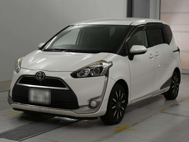 TOYOTA SIENTA — фото