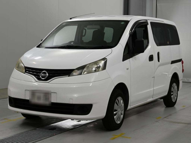 NISSAN NV200 — фото