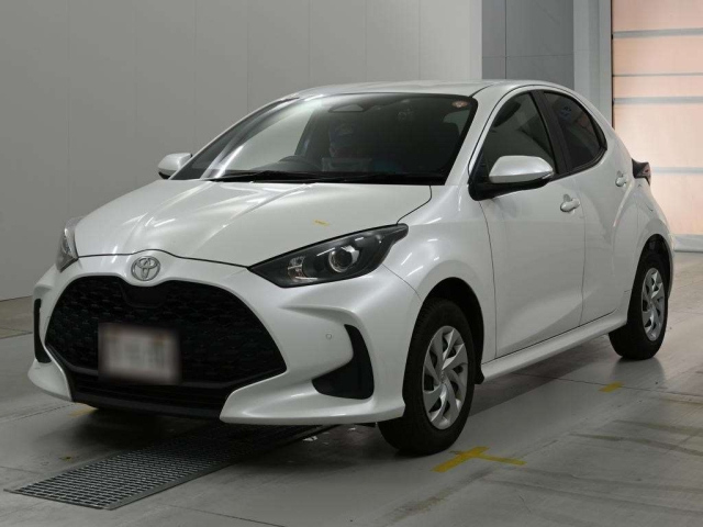 TOYOTA YARIS — фото