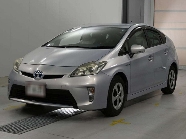 TOYOTA PRIUS — фото