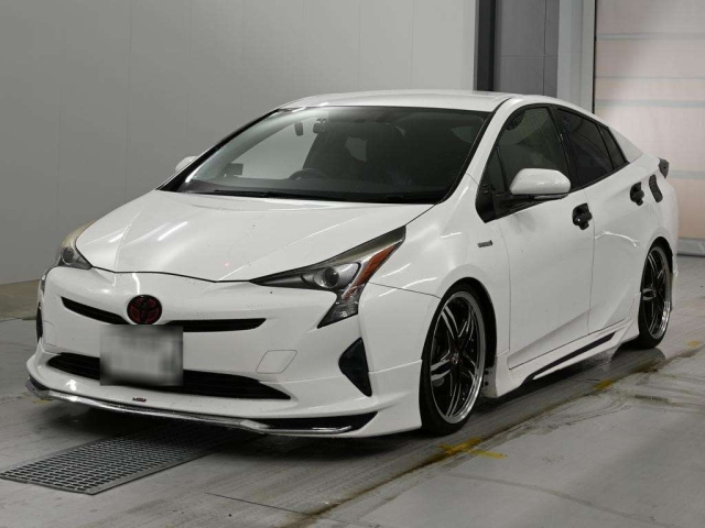 TOYOTA PRIUS — фото