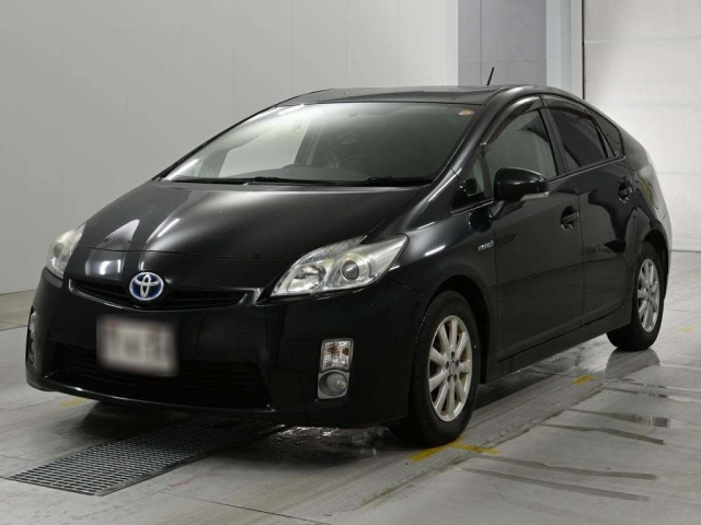 TOYOTA PRIUS — фото