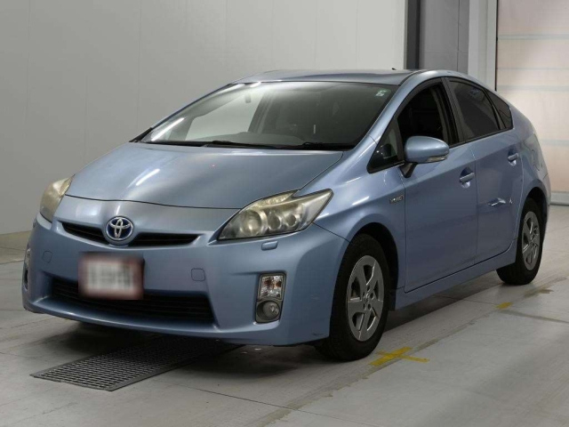TOYOTA PRIUS — фото
