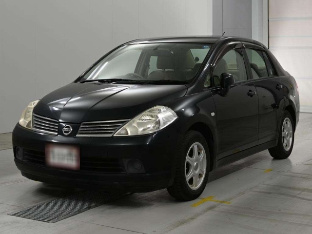 NISSAN TIIDA — фото