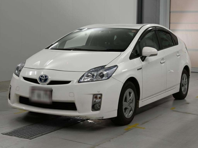 TOYOTA PRIUS — фото